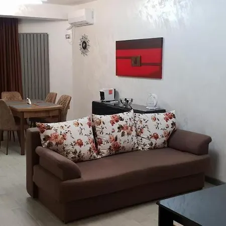 Beach Front Boutique Prima Linie La Mare Piscina & Parking شقة