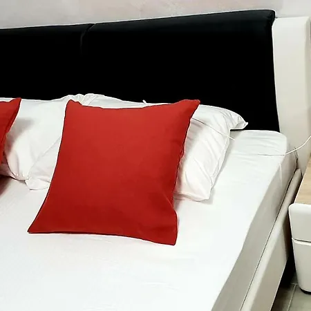 Apartment Beach Front Boutique Prima Linie La Mare Piscina & Parking